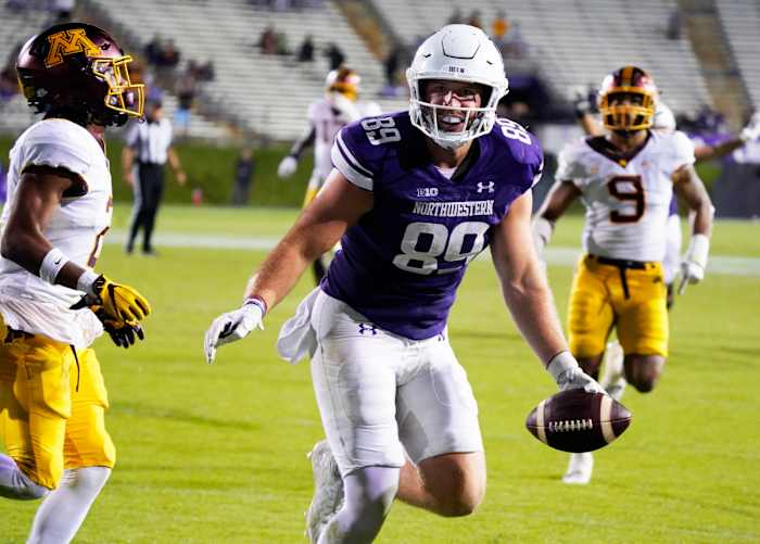Northwestern tight end Charlie Mangieri catches the game-winning touchdown in the Wildcats' win over Minnesota at Ryan Field.